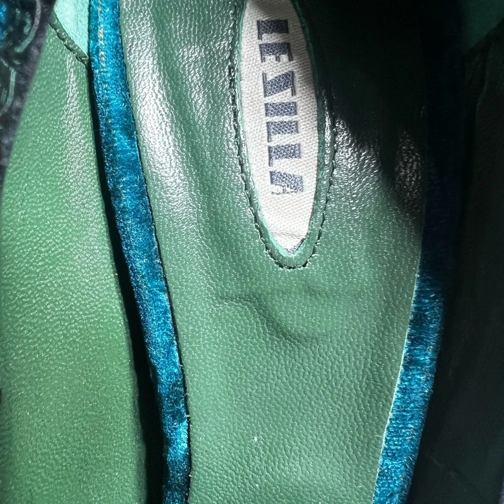 Le Silla Teal Velvet Pointed Toe Kitten Heel Pumps 37.5 - Picture 15 of 16